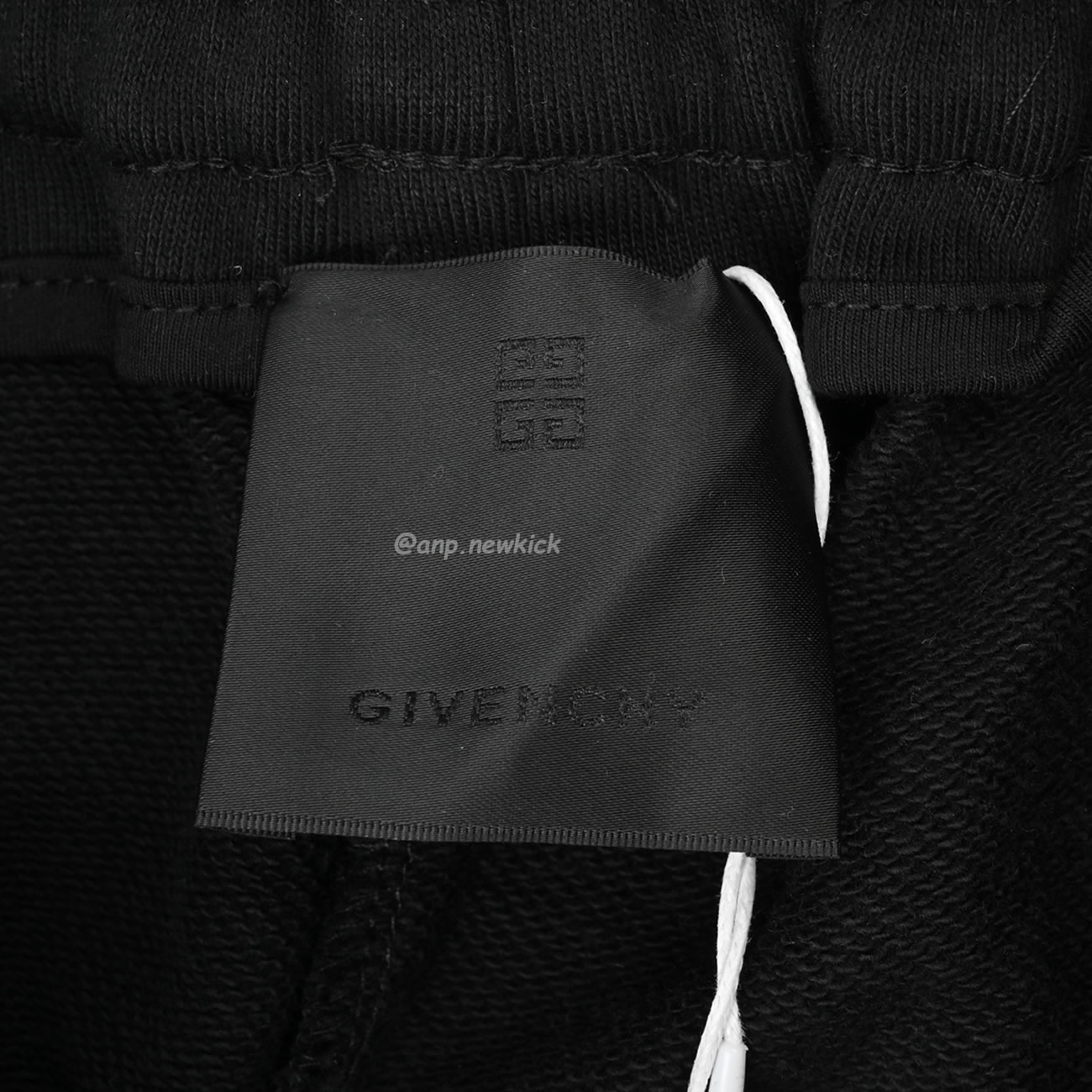 Givenchy 24ss Hand Drawn Logo Checkered Shorts (7) - newkick.cc